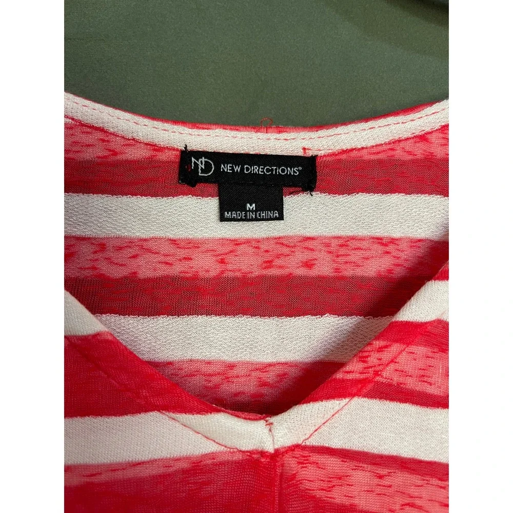 New Directions Women Red White Striped Twist Front V-Neck Short Sleeve Top M